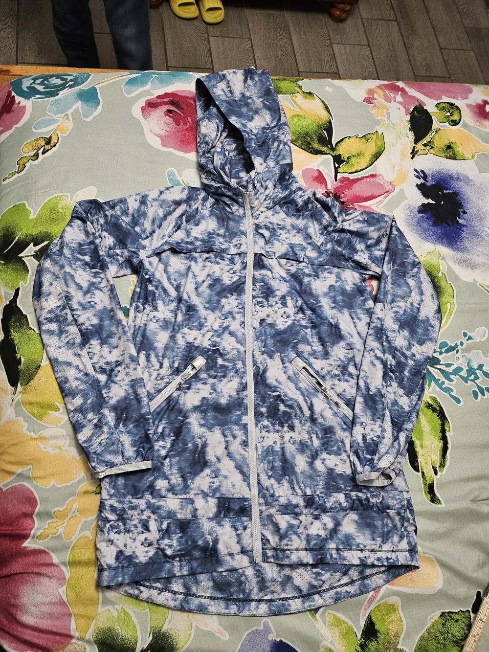 Lululemon Blue Tie-Dye Hooded Rain Jacket